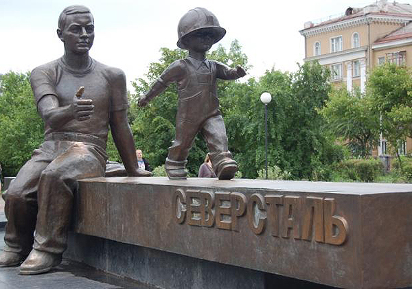 8 памятников отцам в России